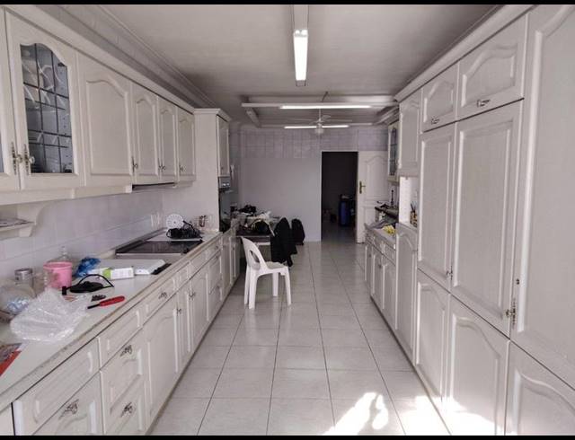 8 BEDROOM HOUSE FOR SALE IN LENASIA EXT 9